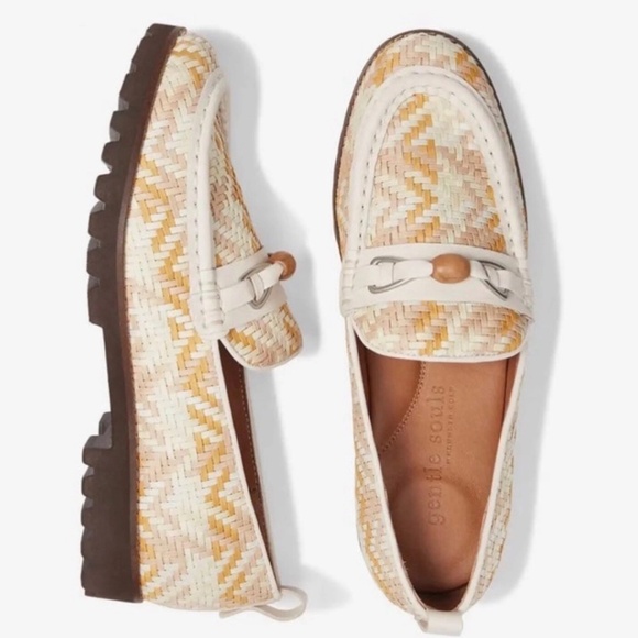 New Gentle Souls by Kenneth Cole Womens Eugene Lug Bit Tan Loafers Shoes Slip On - Picture 1 of 7